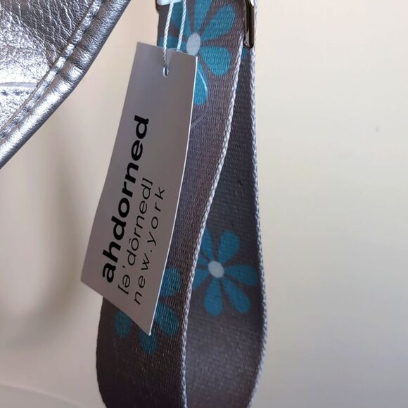 AhDorned🩶 Silver Vegan Leather Small Messenger Crossbody Bag NWT - Picture 8 of 11